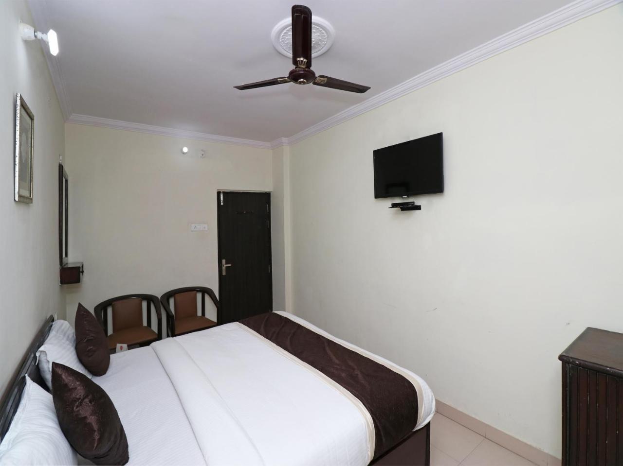 Oyo 23009 Hotel Maxx Lucknow Exterior photo